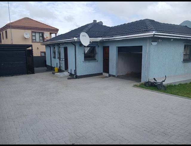 3 BEDROOM HOUSE FOR SALE IN BIRCH ACRES